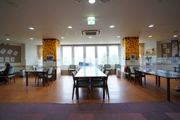 明るいダイニングスペース