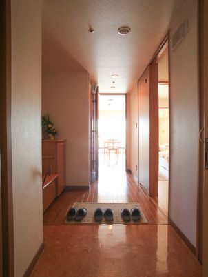 廊下から居室への入口