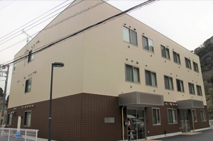 多階層の建物外観