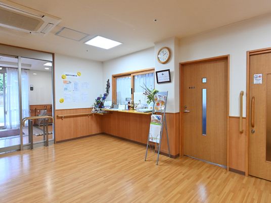 暖かみのあるフロント風景