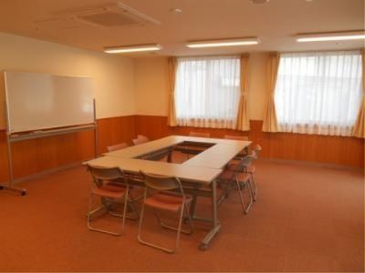 多目的使用の会議室空間