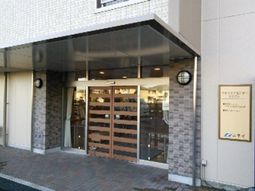 清潔感あるエントランス