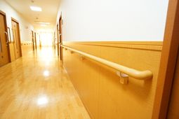 廊下と手すり