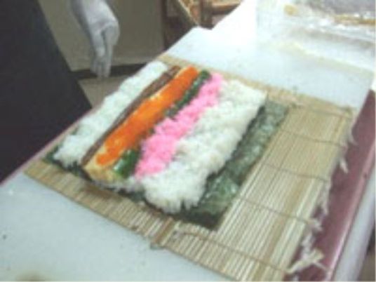 「らいふ大和」のイベント・レクリエーション。寿司の日があり、人気がある。