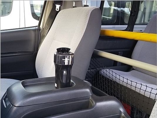 送迎車の車内  