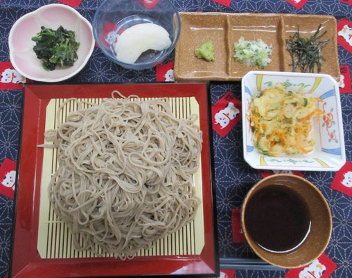 色彩豊かな料理の皿