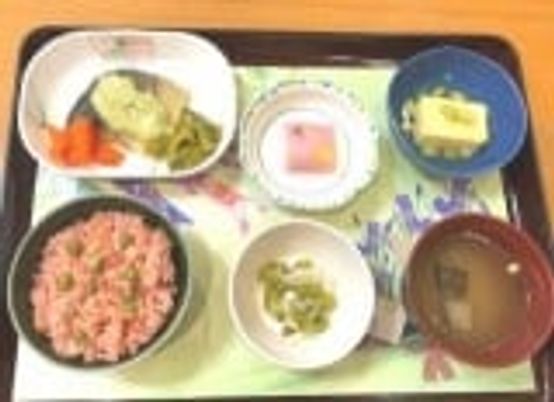 彩り豊かな食事風景