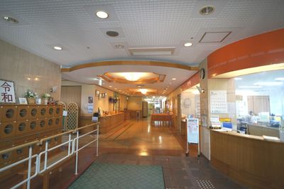 明るく広いエントランス
