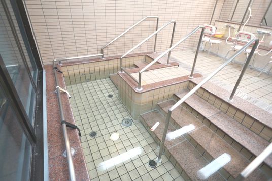 ゆったりとした浴室