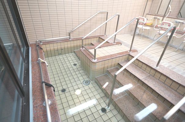 ゆったりとした浴室