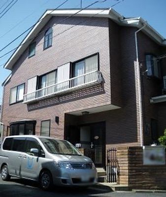 洒落た外観