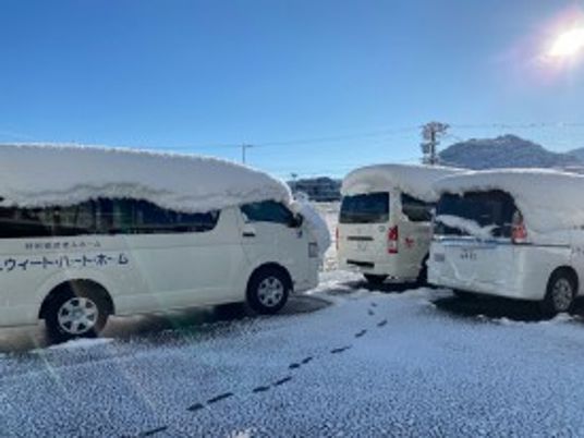 雪の駐車場  