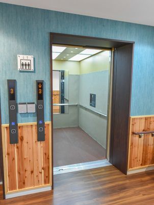 広々としたエレベーターホール
