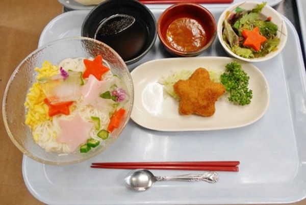 彩り豊かな食事の例