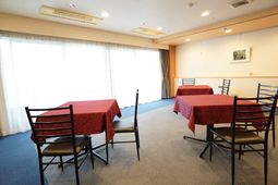 明るい食堂の様子
