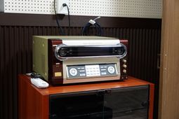 カラオケ機器と音響設備