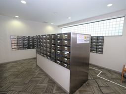 清潔な郵便受けエリア