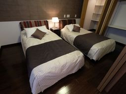 落ち着いた色合いの居室