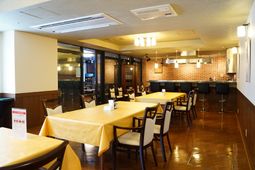 明るいダイニングスペース