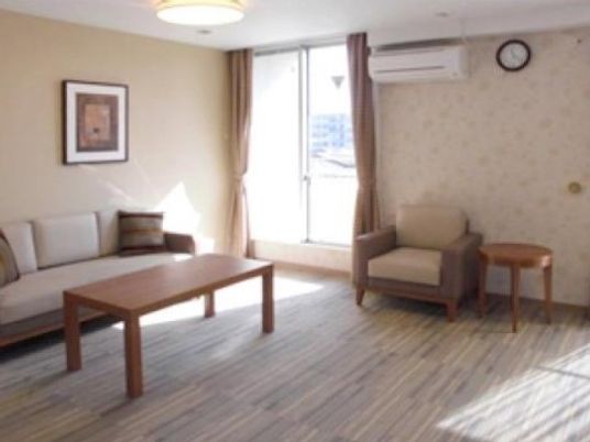 明るい居室の一角