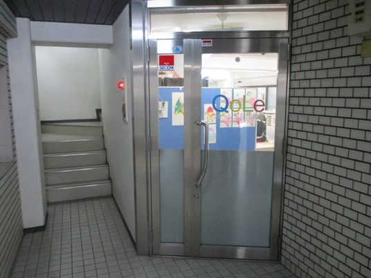 エントランス前の廊下  