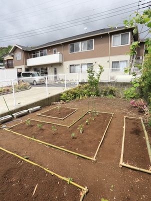 中庭のある施設外観