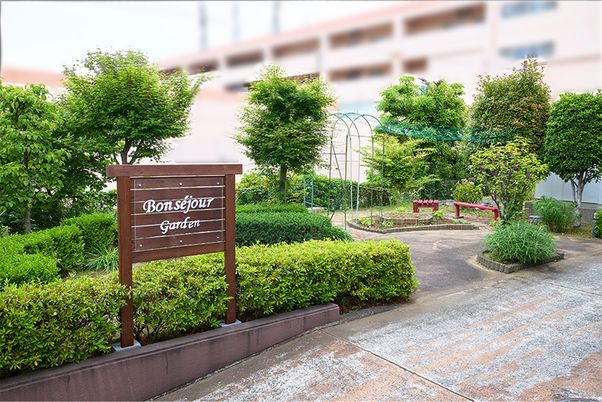 快適なエントランス前景