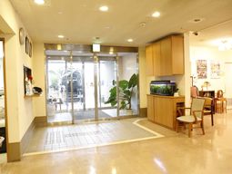 入口付近の照明空間