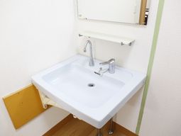 清潔な洗面台の一角