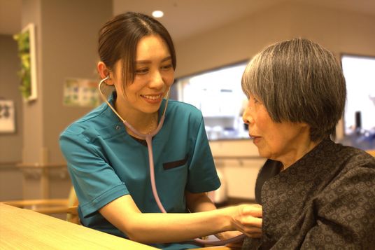 介護職員と利用者の様子