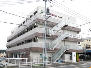 多階層の建物外観