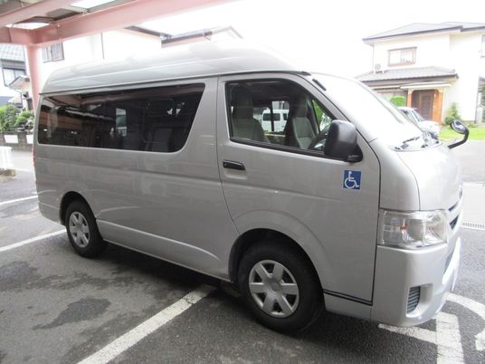 送迎車の外観  