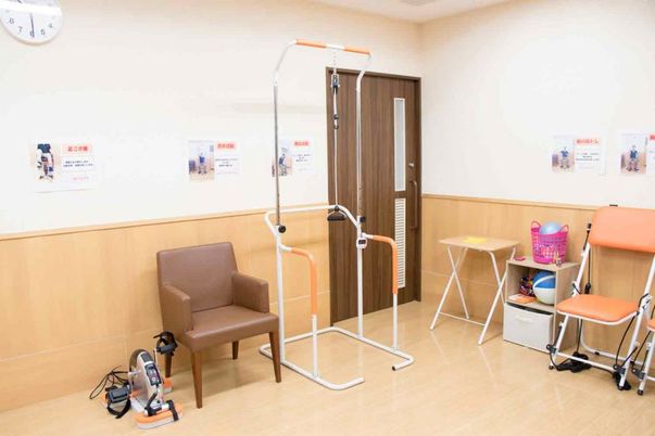 機能訓練器具のある部屋