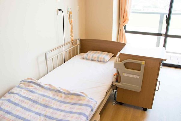 窓付きの明るい居室
