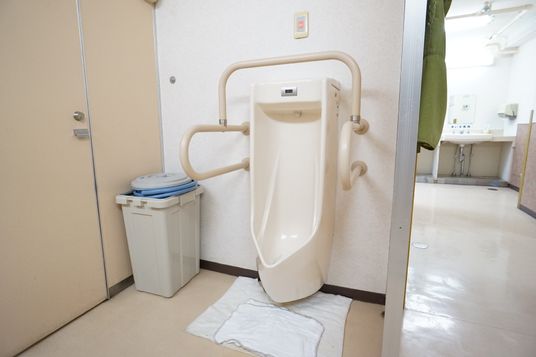 手すり付き洗面台