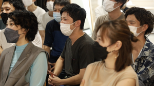 講習会に参加するスタッフ