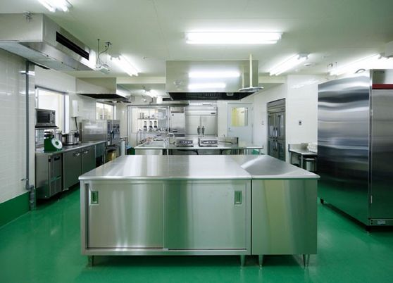 調理設備のキッチン