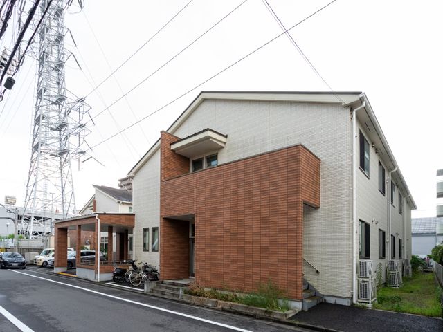 ゆったり過ごせる居室 居室 ゆとりを感じる落ち着いた色合いの居室です。快適な生活をサポートする設備が整っています。