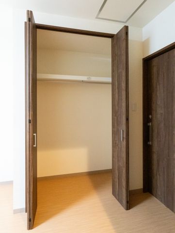 居室の開いた扉