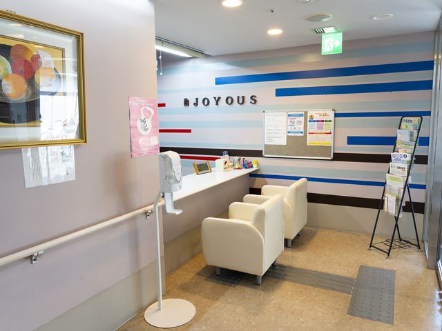 働きやすい環境ロビー ロビー 明るく清潔なロビーで、利用者様を温かくお迎えするお手伝いをしませんか。