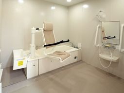 清潔感溢れる浴室設備