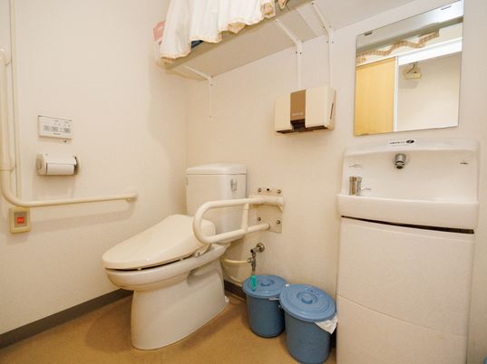 バリアフリー設計のトイレ