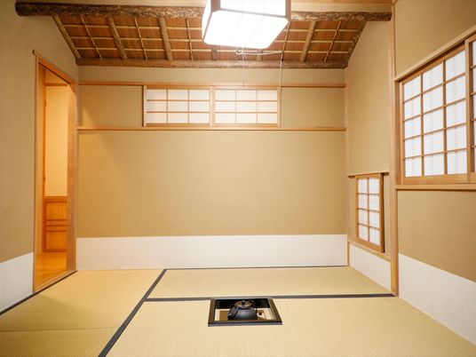 伝統的な和室の居室