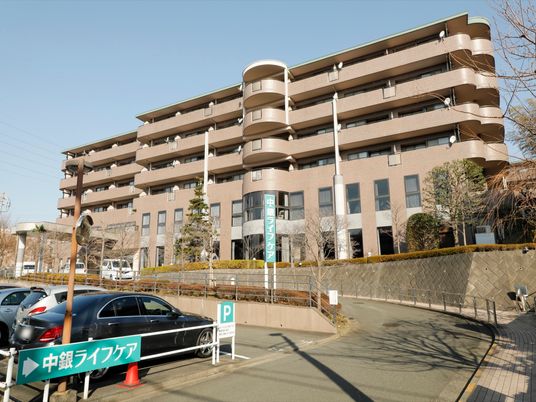 多階層建物の外観