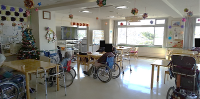 広々としたダイニングルーム