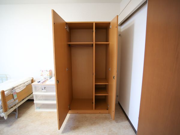 開いた状態のクローゼット