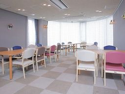 明るいダイニングスペース