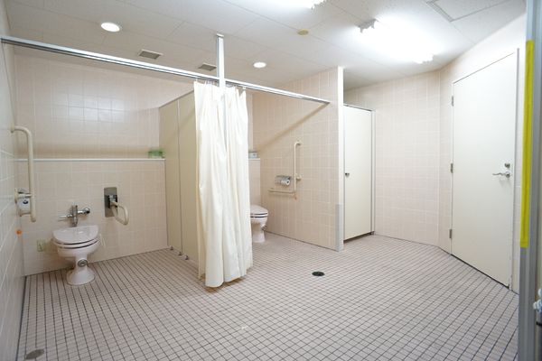バリアフリーな洗面所