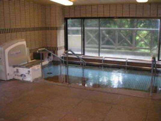 自然光が入る浴室