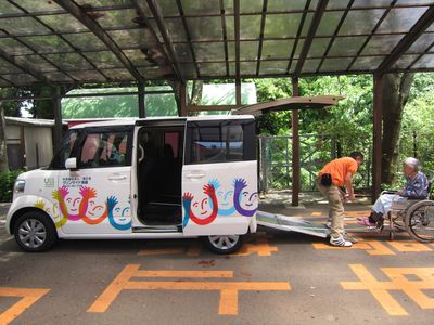 送迎用の車